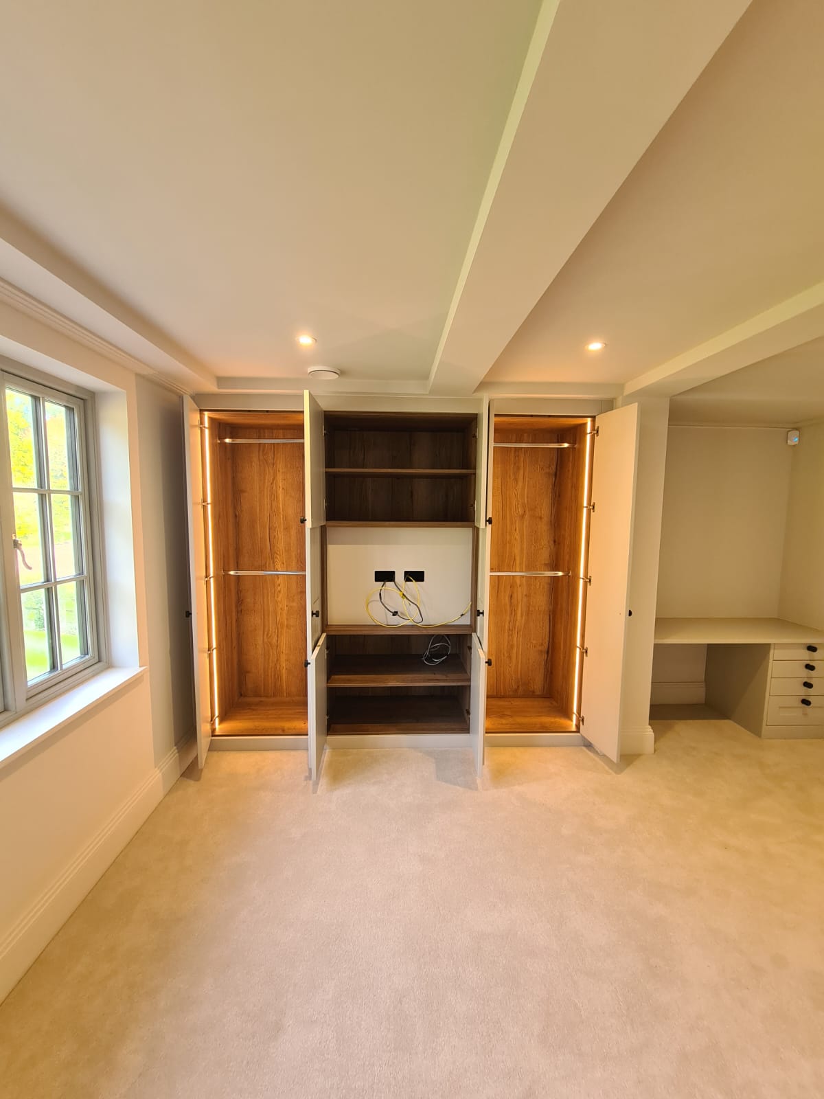 Bespoke Fitted Wardrobes – Farnham | Timber Technology